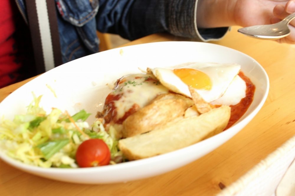 トマトソースハンバーグ