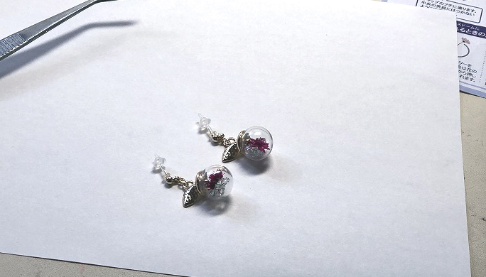 ガラスドームピアス