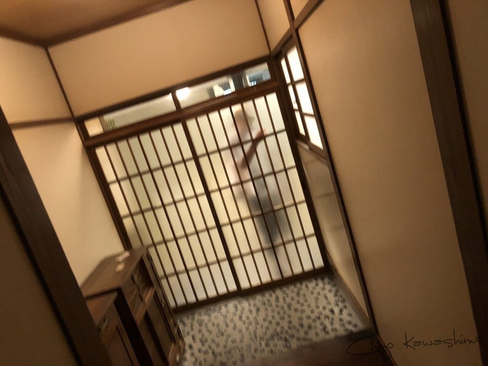 玄関のレプリカ