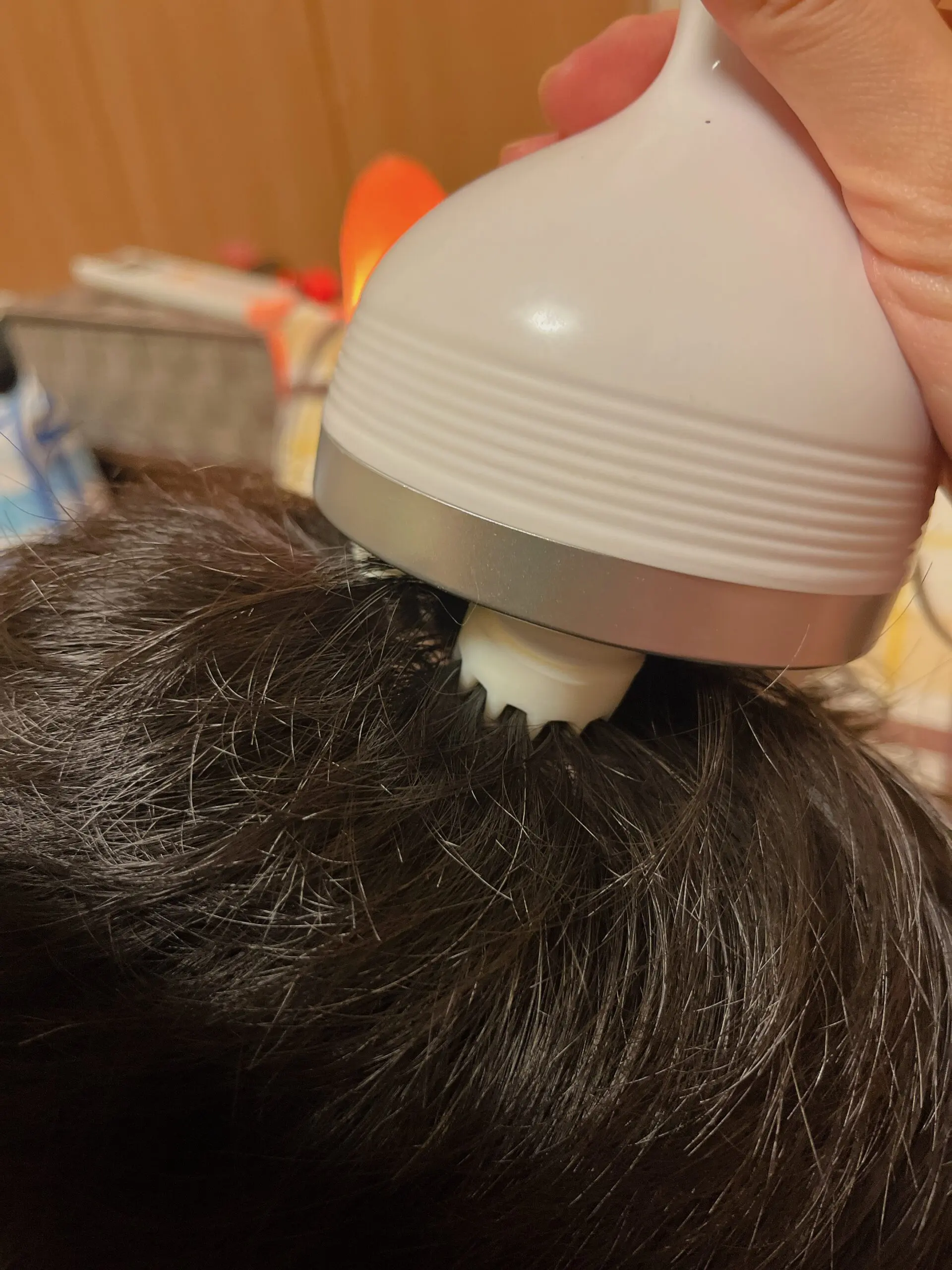 頭皮マッサージ器