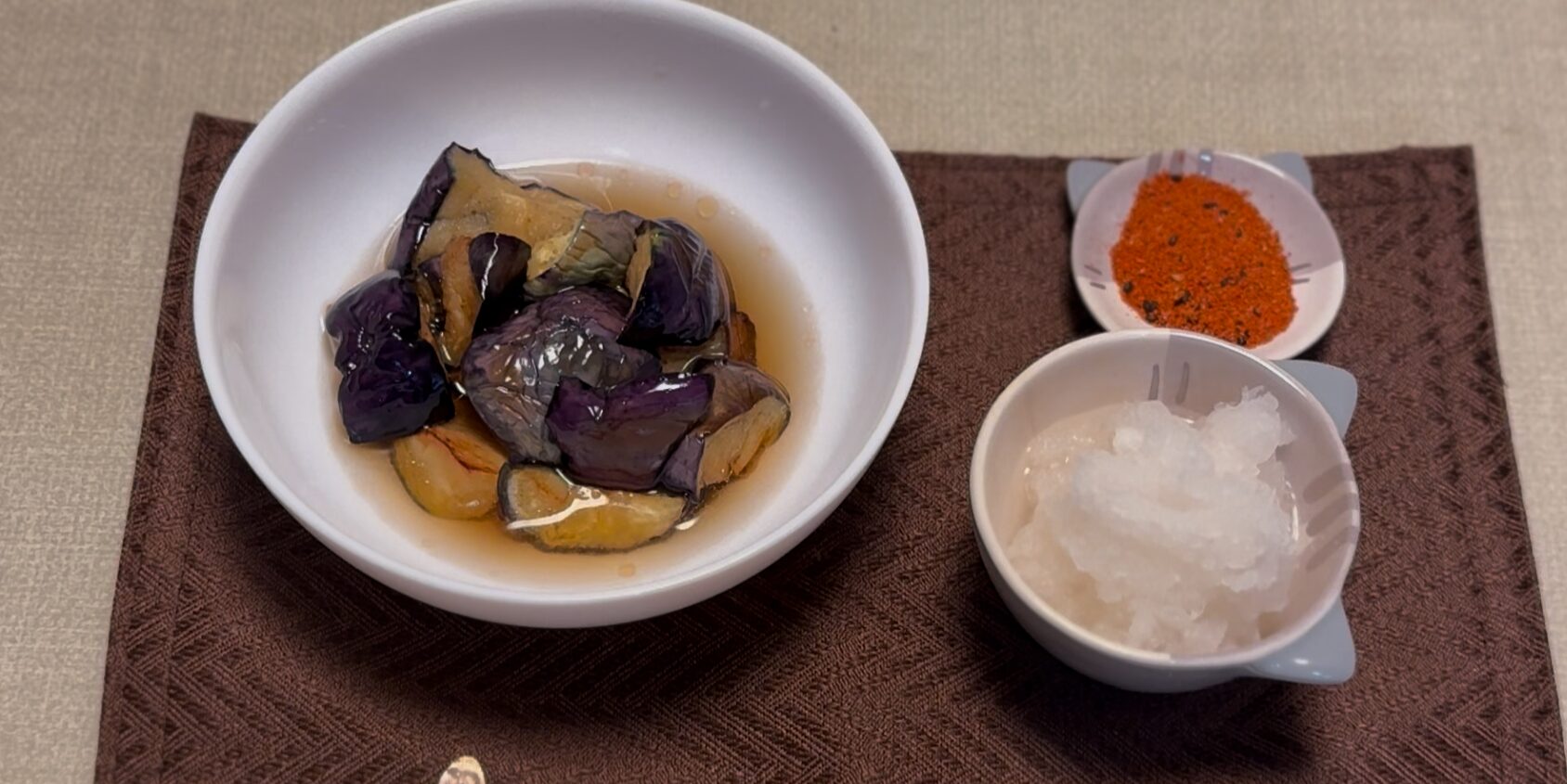 ナスのいりだし