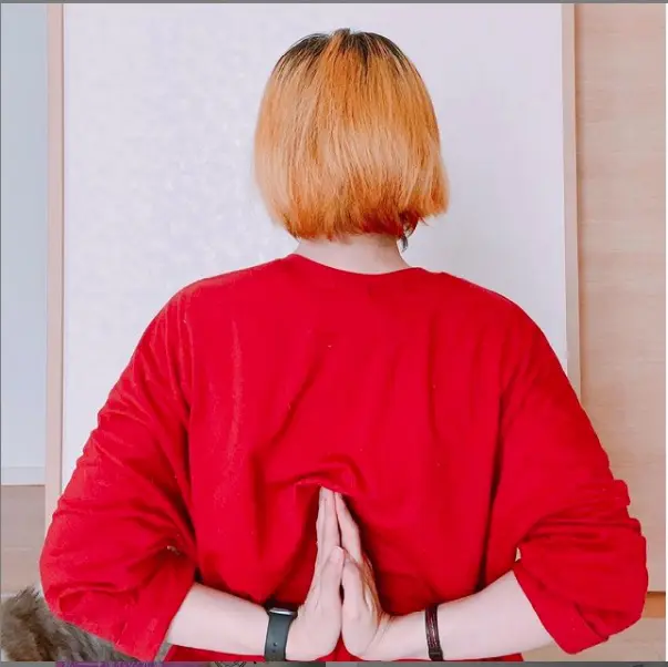 背中
