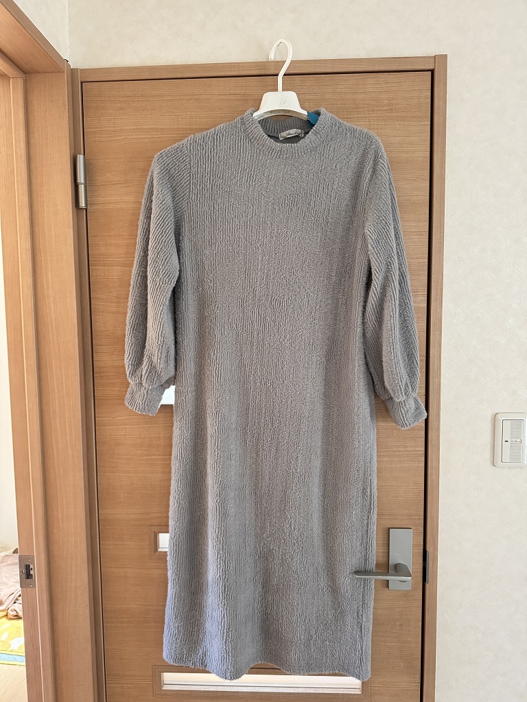 安いニットワンピ